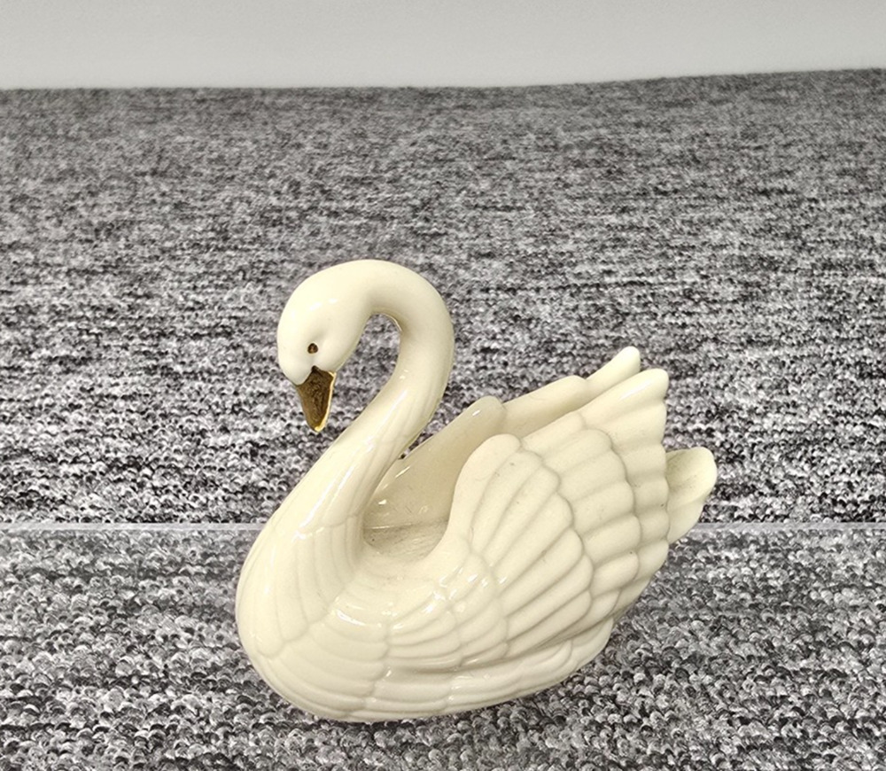 Lenox Ivory Porcelain Swan Figurine 24K Gold Trim Place Card Holder 3" Vintage